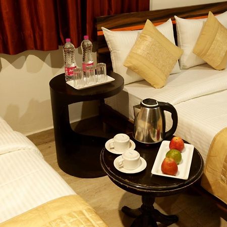 Hotel Airport Star New Delhi Bagian luar foto