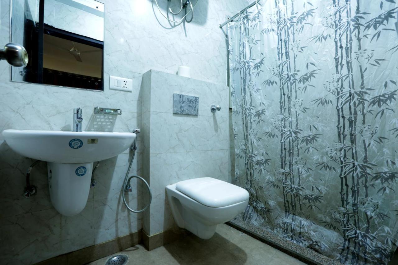 Hotel Airport Star New Delhi Bagian luar foto