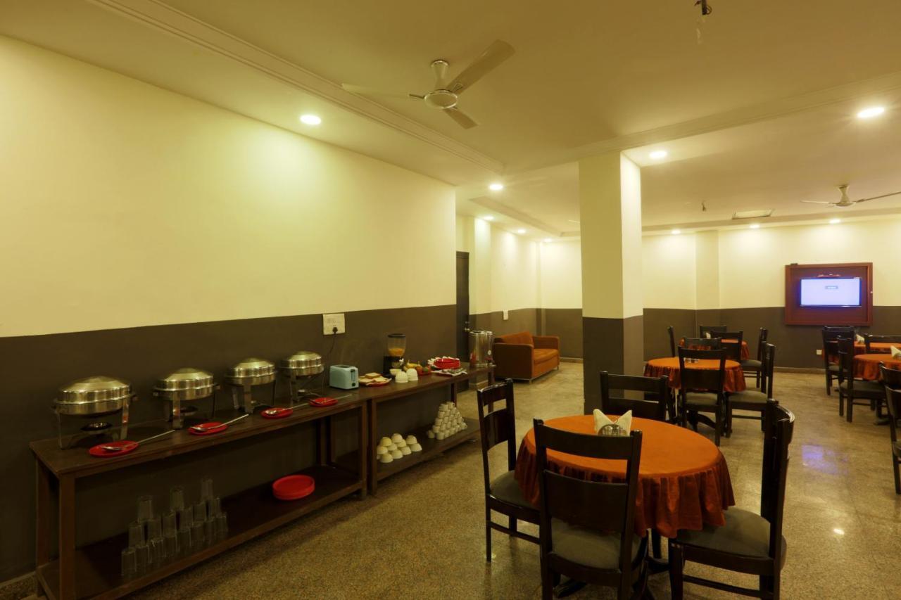 Hotel Airport Star New Delhi Bagian luar foto
